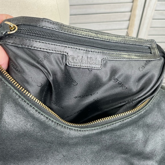 CALVIN KLEIN Quilted Satchel Bag Black - Picture 11 of 12